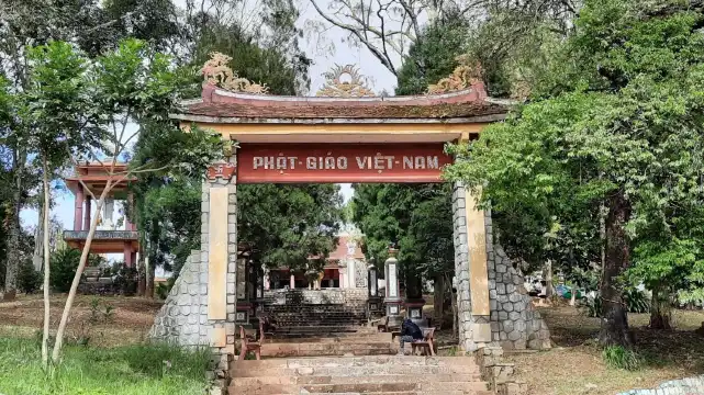 Các khách sạn gần Chùa Linh Sơn