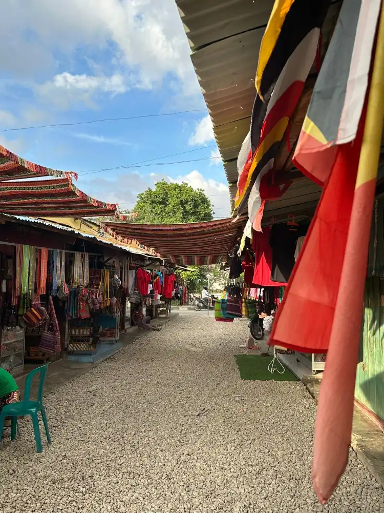 Các khách sạn gần Tais Market