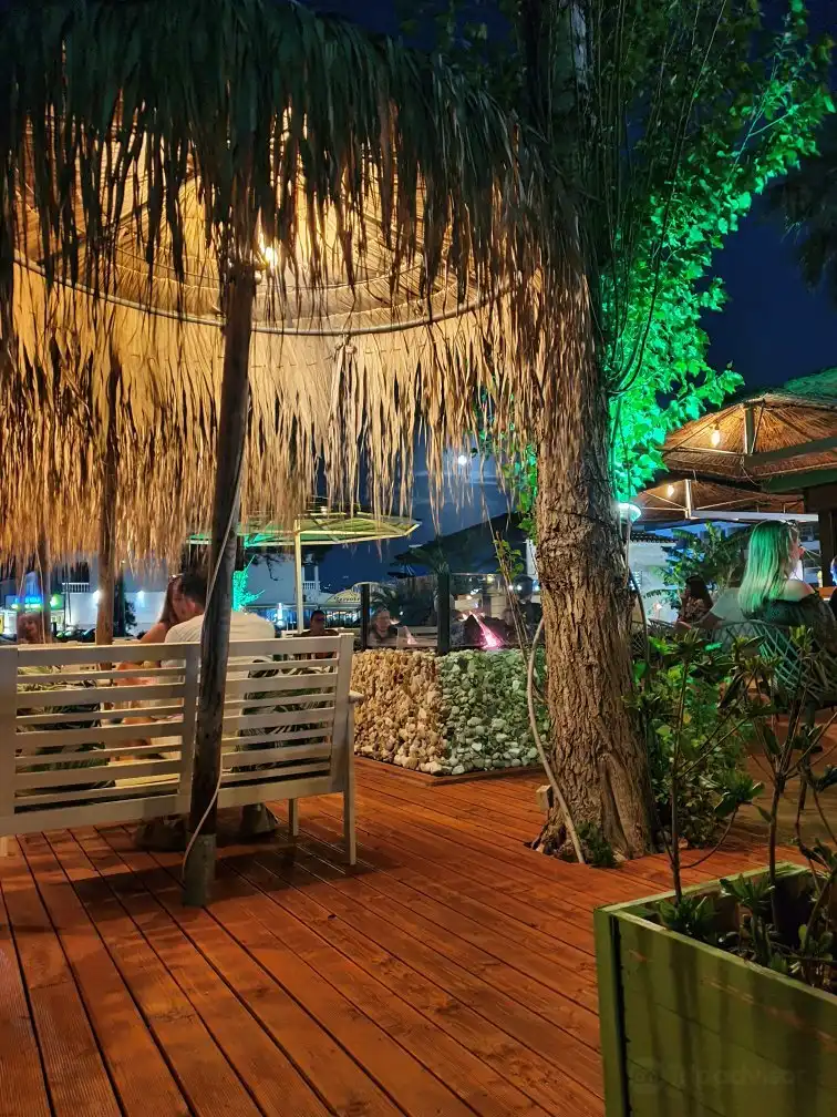 Hotels near Mojito Bar