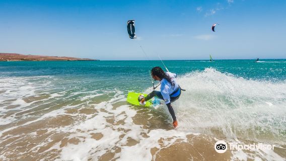 SURFERS ISLAND - Surf-and Kitesurfschool Fuerteventura