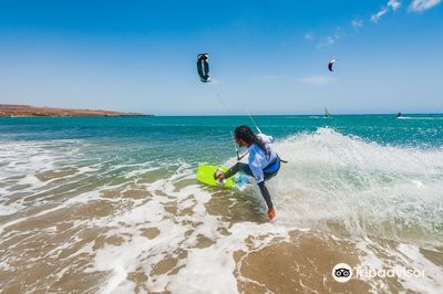 SURFERS ISLAND - Surf-and Kitesurfschool Fuerteventura