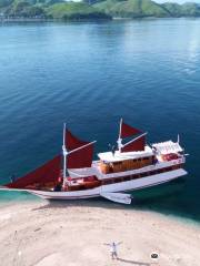 Komodo Boat Charter