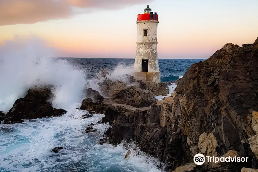 Faro di Capo Ferro