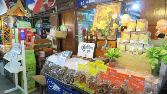 Klong Suan 100 Year Old Market (Chachoengsao)