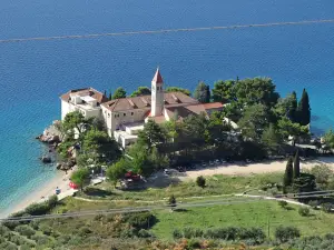 Dominikaner Kloster von Bol