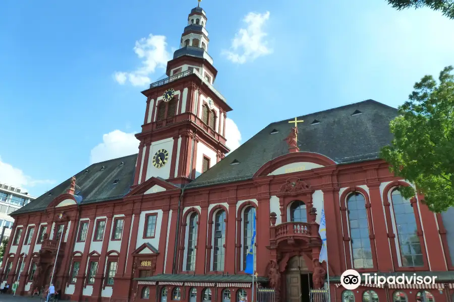 Altes Rathaus und Pfarrkirche St. Sebastian