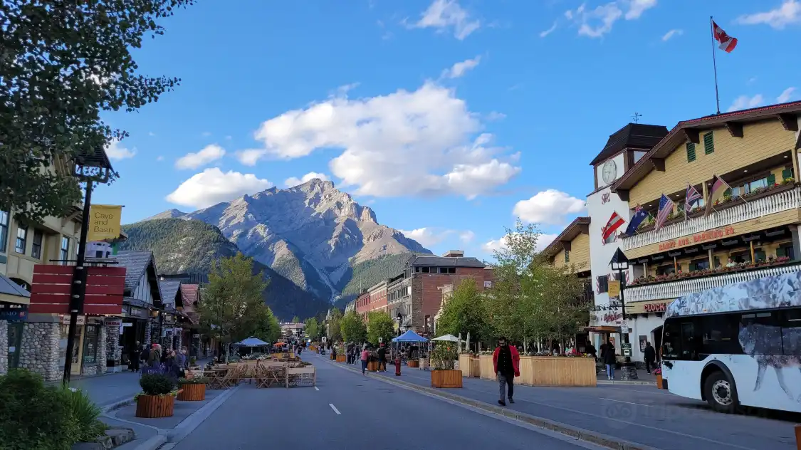 Hotels near Banff Avenue