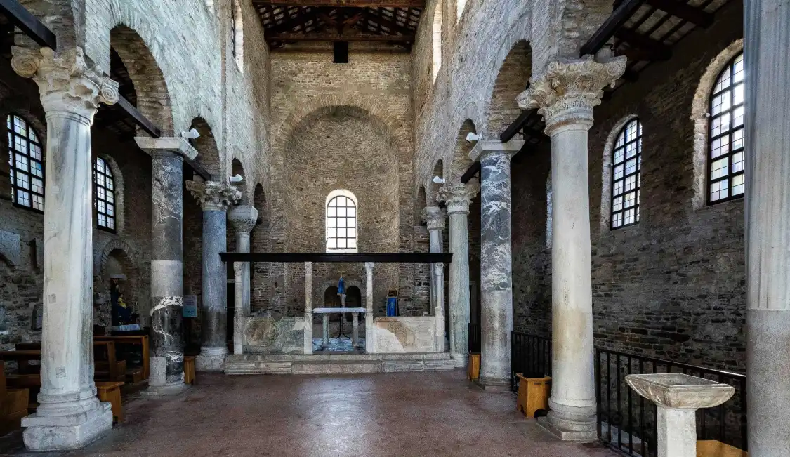 Отели рядом с достопримечательностью «Basilica di Santa Maria delle Grazie»