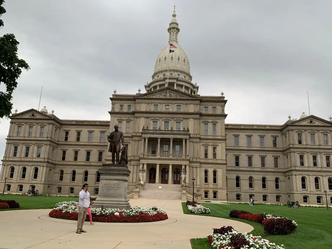 Các khách sạn gần Lansing's First Capital Building