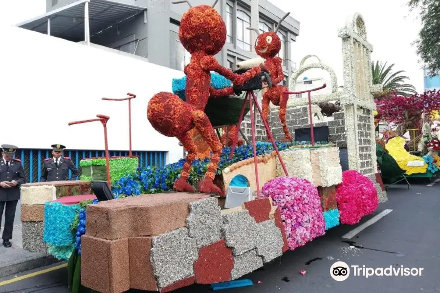 Monumento Ambato Tierra de Frutas y Flores