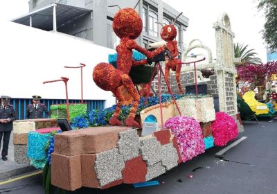 Monumento Ambato Tierra de Frutas y Flores