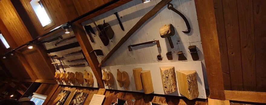 Stoom Klompenmakerij Marken - NL Online.NL