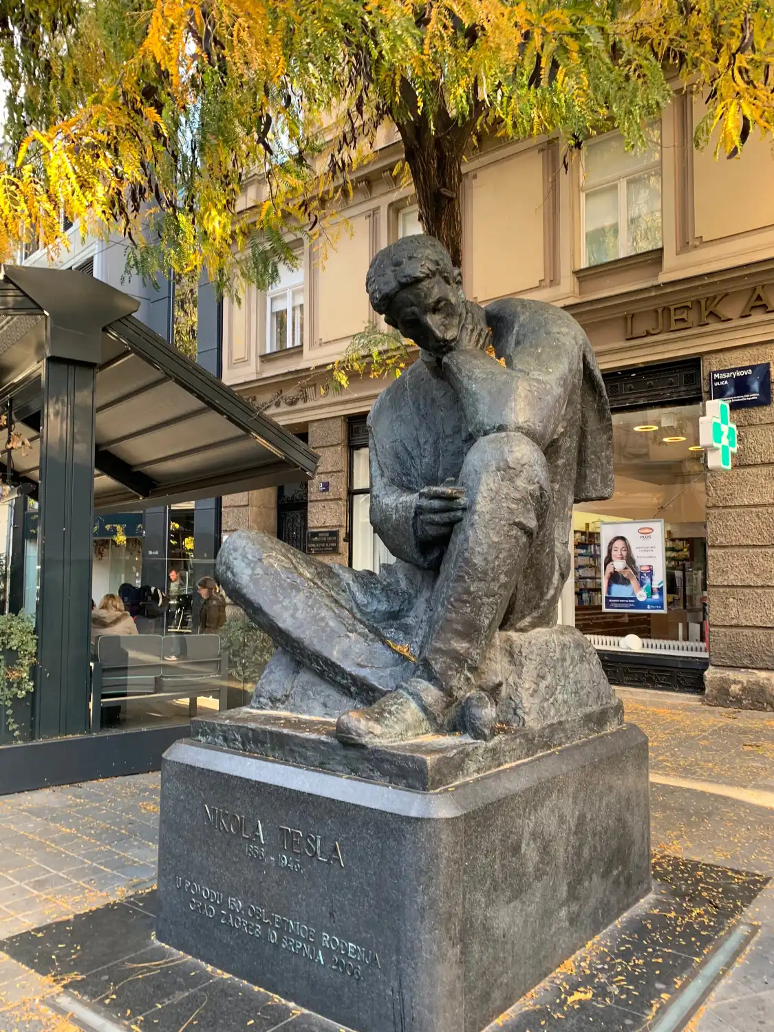 Hotel in zona Nikola Tesla Statue