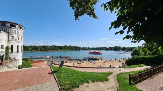 Lake Chełmzynskie Beach