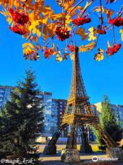 Monument to Eiffel Tower