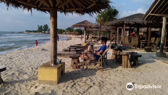 Bandengan Beach