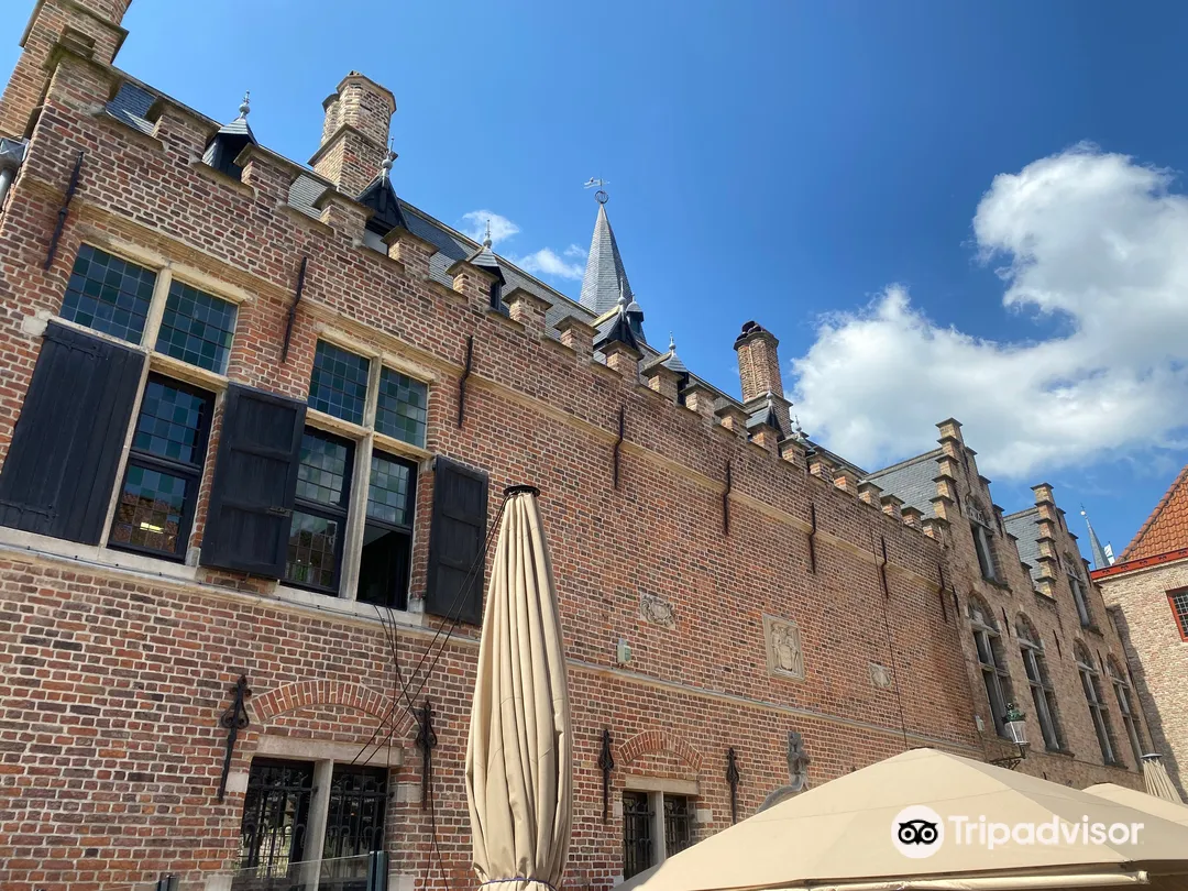 1_Huidenvettersplein