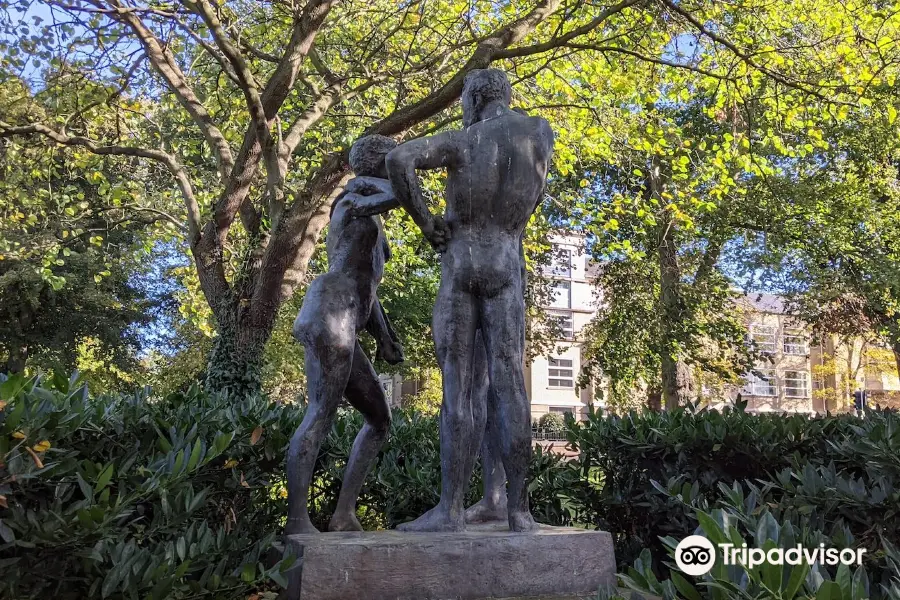 Swimmers Statue