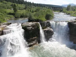 Lundbreck Falls
