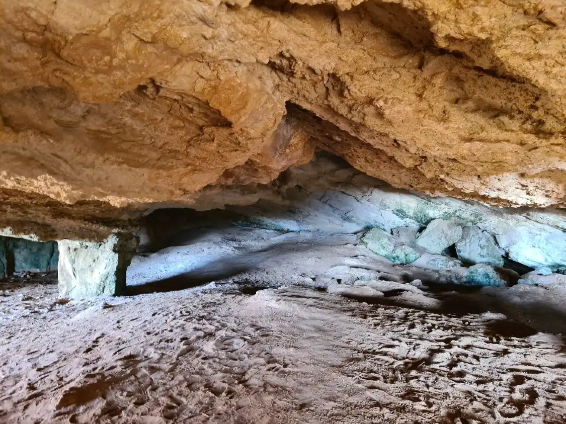Hotels near Cyclops Cave