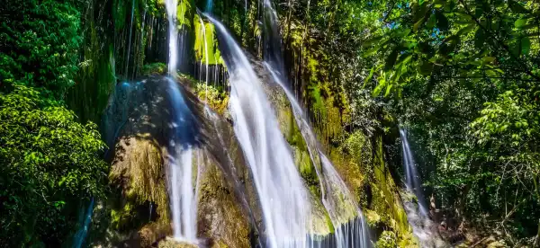 Hotels in Tanay