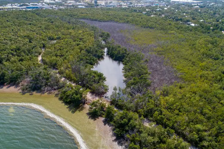 Hotels near Crane Point Hammock