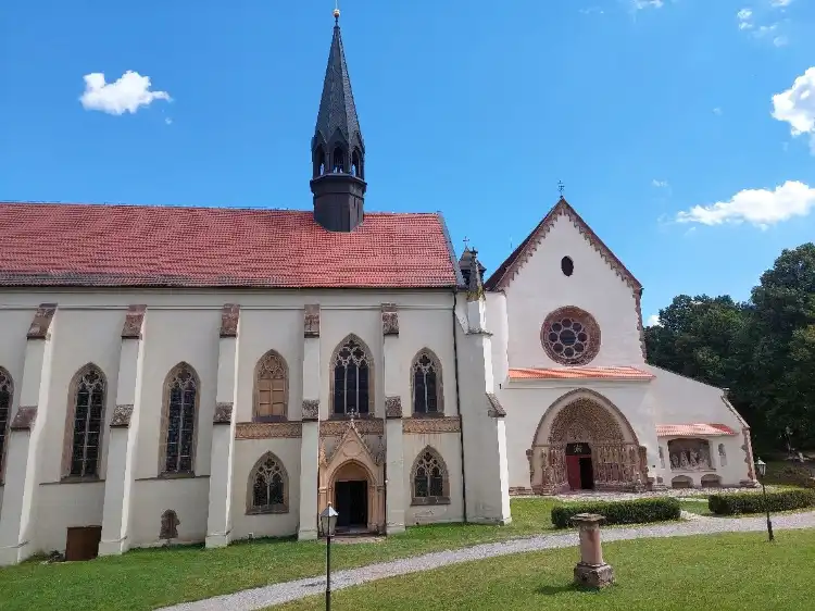Hotels near Synagogue in Lomnice