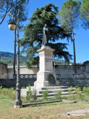 Monumento a Cecco d'Ascoli