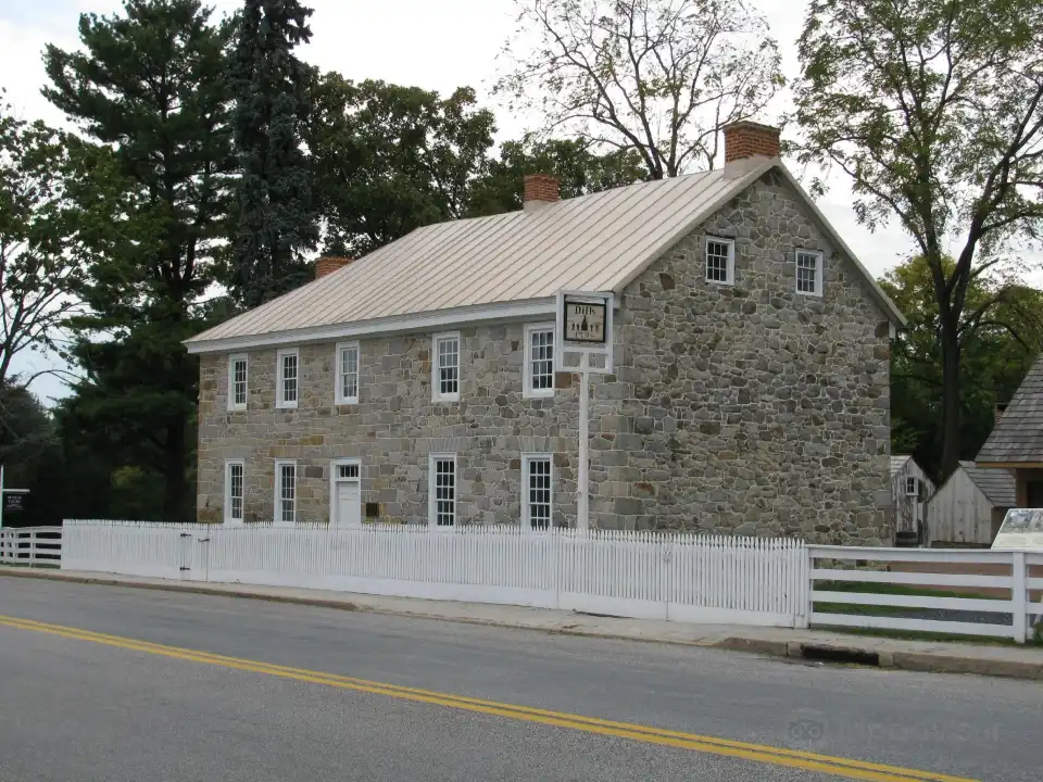 1_Dill's Tavern