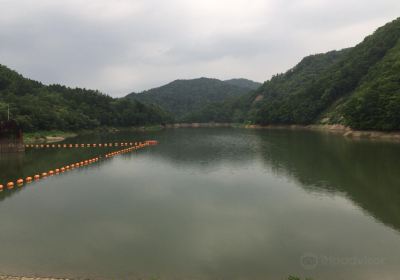 Tsukigata Dam