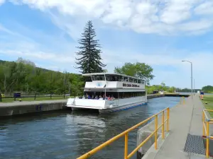 Erie Canal Cruises