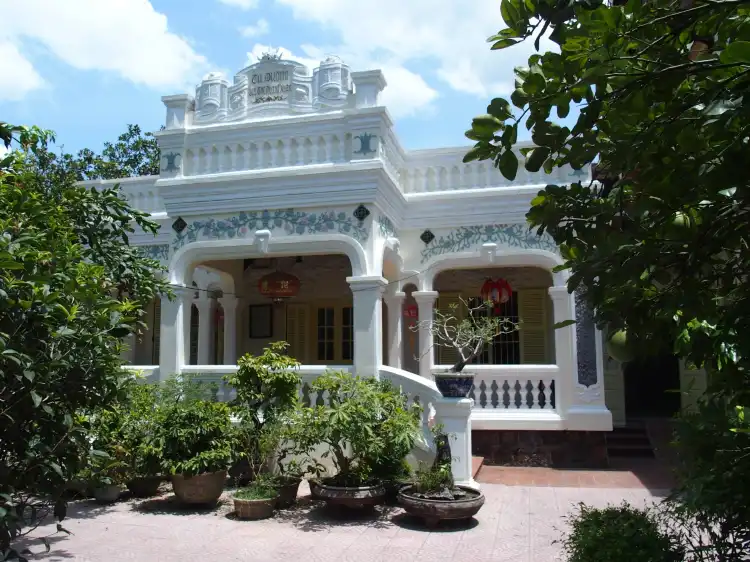 Hotels near Phu Mong Garden House