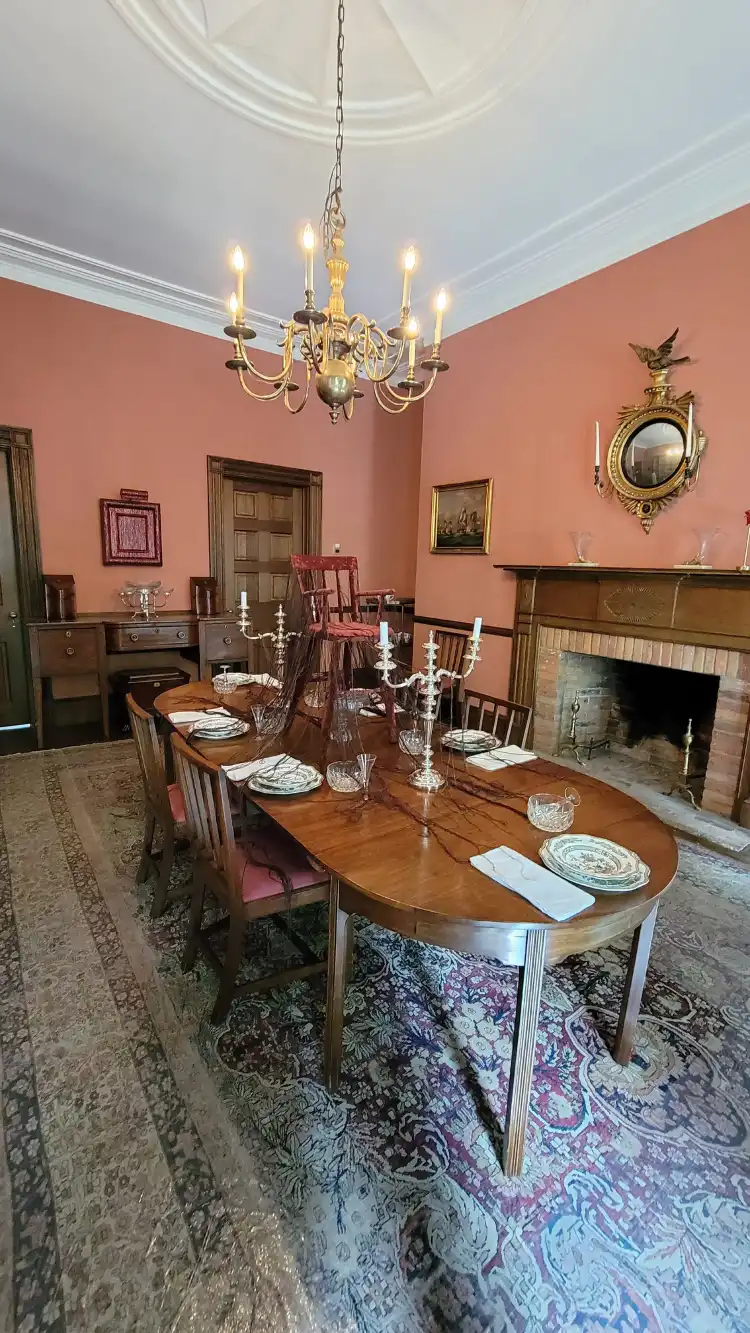 Các khách sạn gần Campbell House Museum