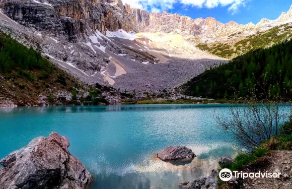 科爾蒂納丹佩佐