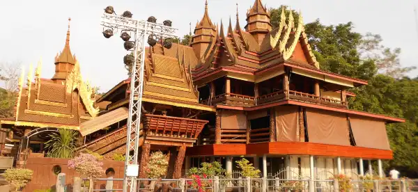 Hotels near MRT - Yaek Nonthaburi 1