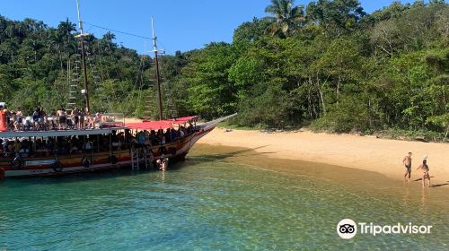 Araca Beach (Freguesia de Fora)