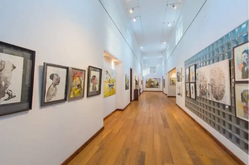 Hotels near 37d Gallery