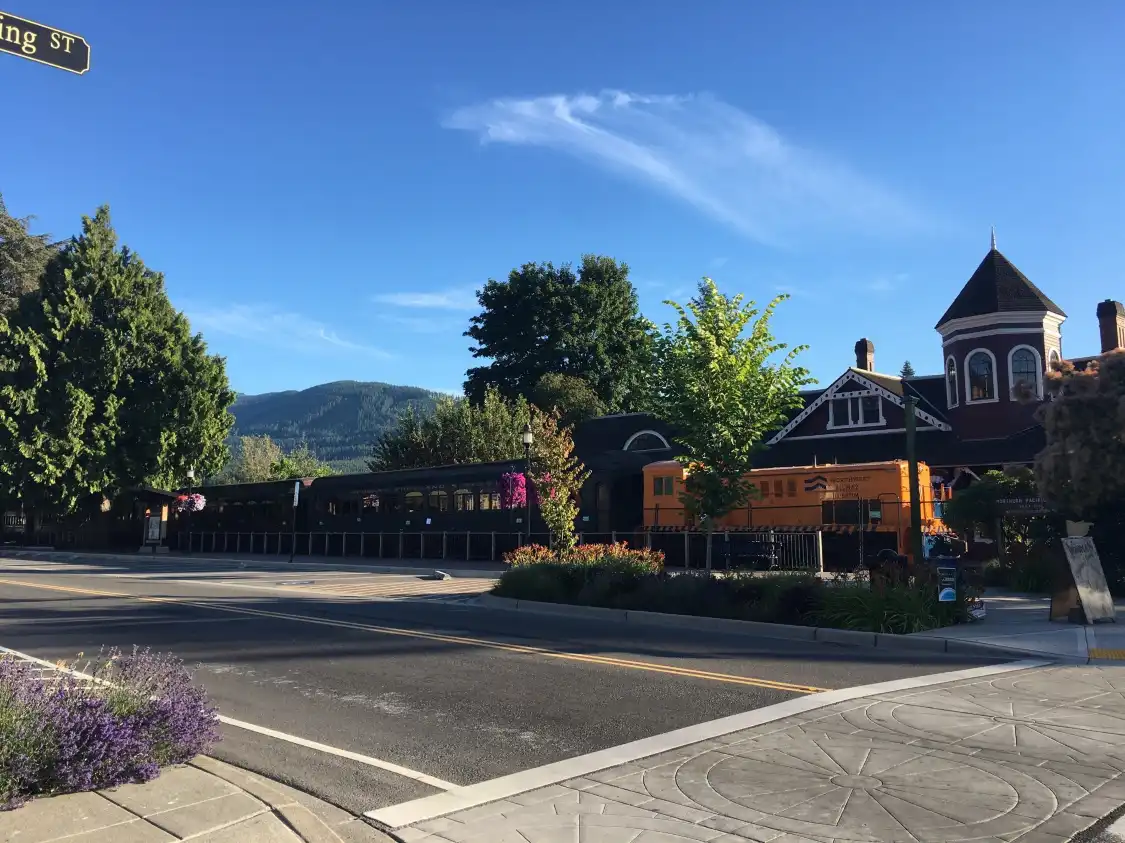 Hotels near Railroad Community Park