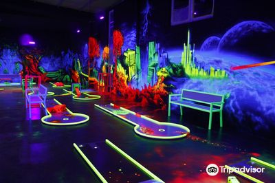 GlowZone black light 3D Mini Golf Bielefeld