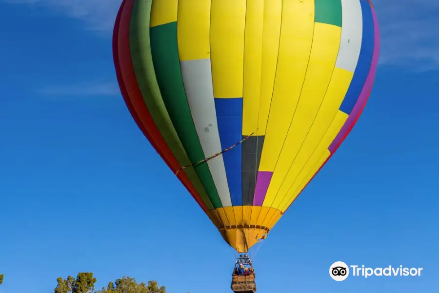 Pueblo Balloons