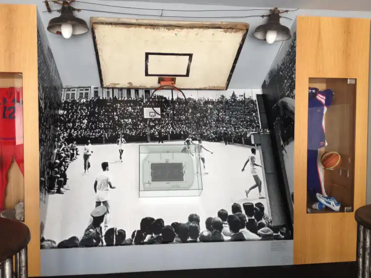 Hotels in der Nähe von Basketball Museum