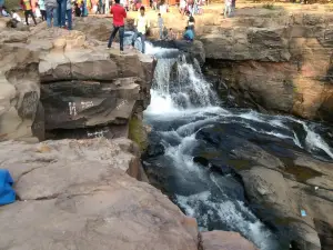 Koiliguhar Waterfall