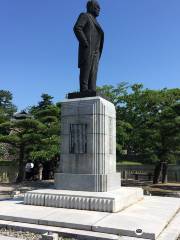 Statue of Seiichi Kishi