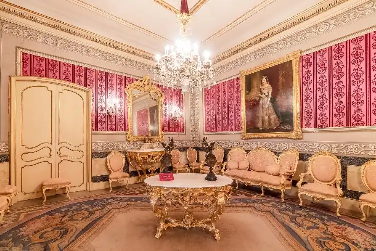 Hotels near Casa Castellarnau