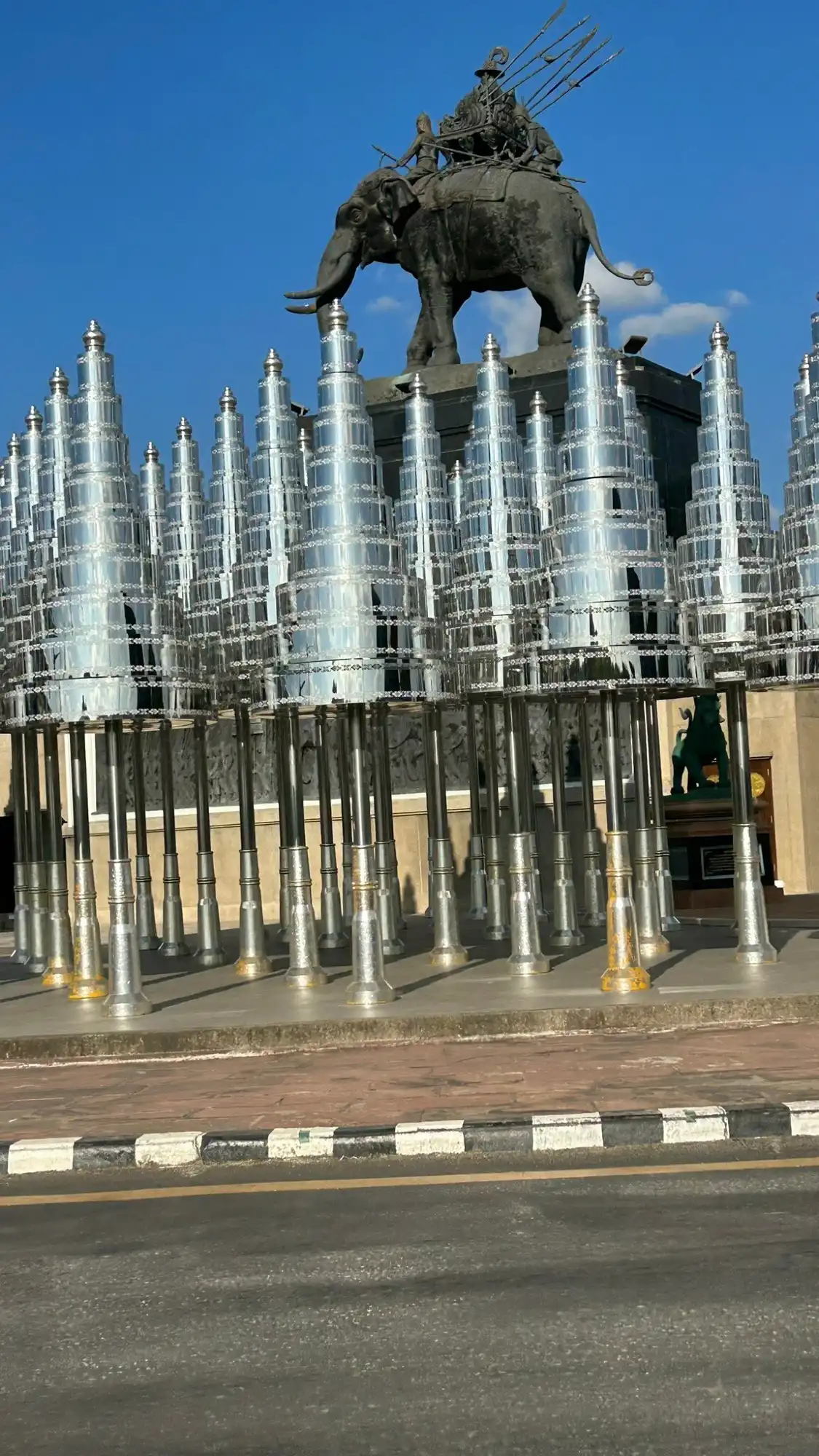Hotels near King Rama I Monument