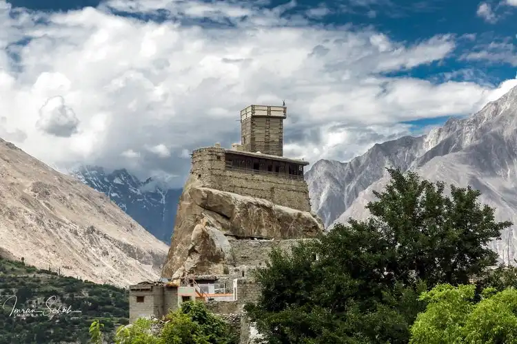 Hotels near Altit Fort