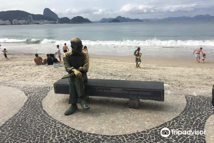 Estatua Carlos Drummond de Andrade