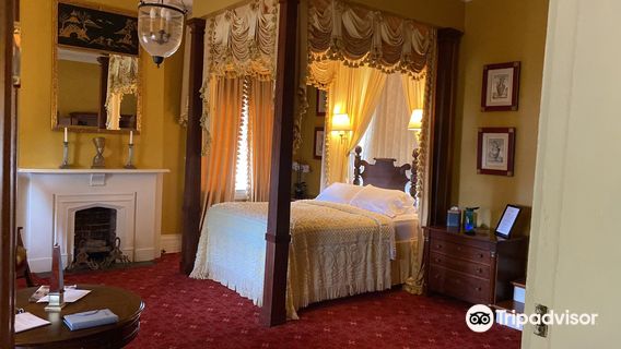 Anchuca Historic Mansion and Inn