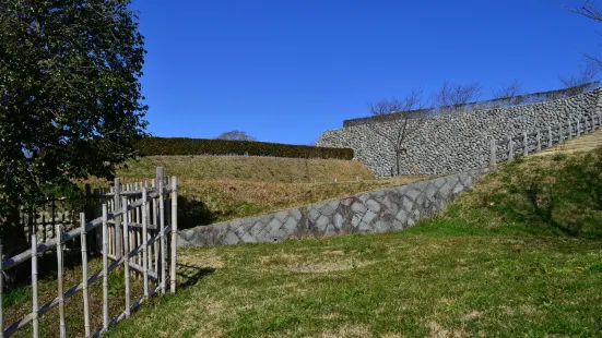 Yokosuka Castle ruin Park