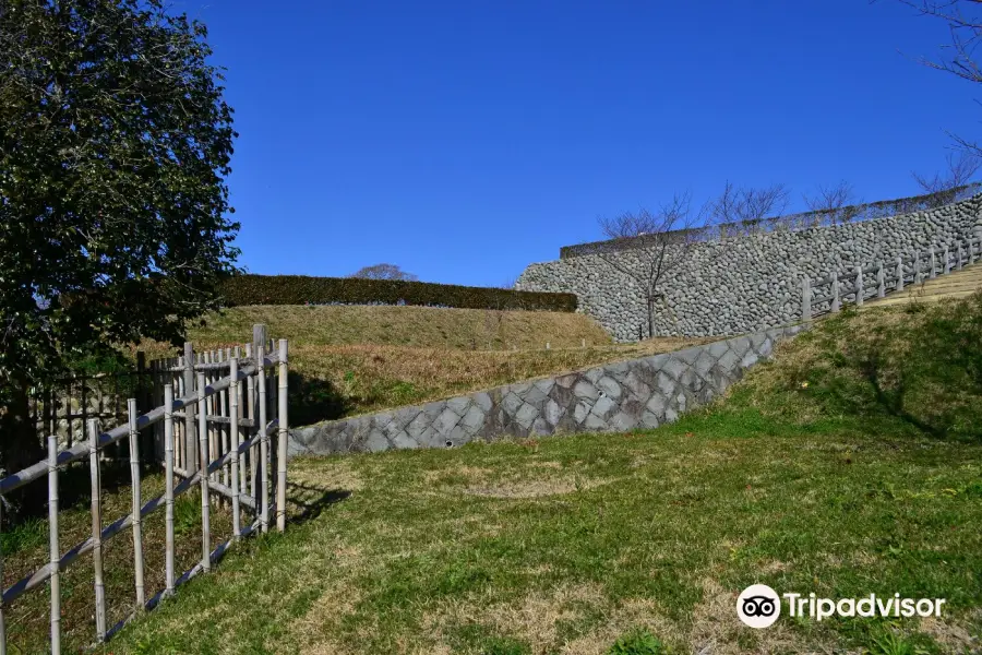 Yokosuka Castle ruin Park